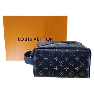 LOUIS VUITTON Trousse de Toilette Locker Dopp Kit